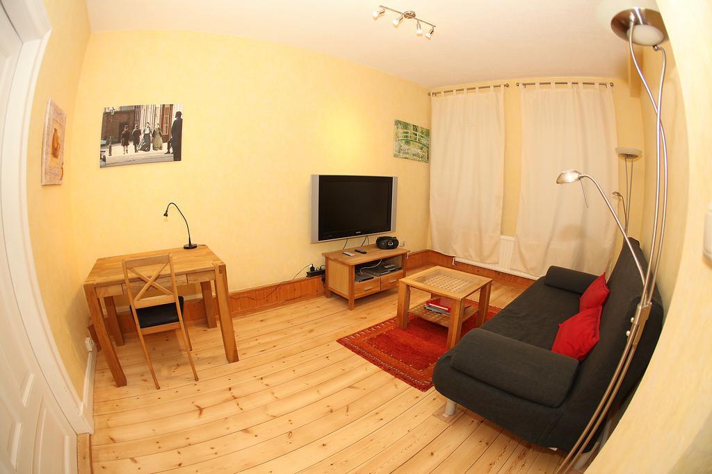 Jessop Haus *